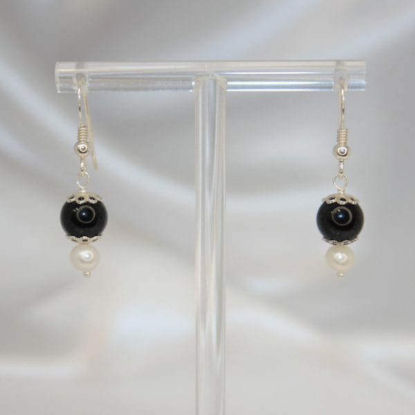 Orecchini ; Black and White