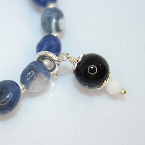 Braccialetti Sodalite e Calcedonio + Coccu - immagine 5