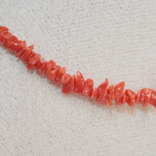 Girocollo ; Scaglie di Corallo - immagine 3
